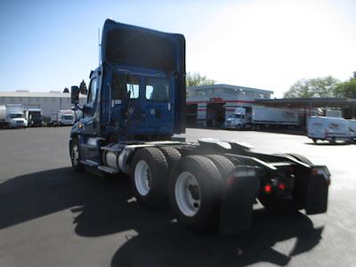 Used 2017 Freightliner Cascadia Day Cab 6x4, Semi Truck for sale #668339 - photo 2