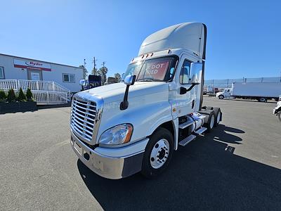 Used 2017 Freightliner Cascadia Day Cab 6x4, Semi Truck for sale #679696 - photo 1