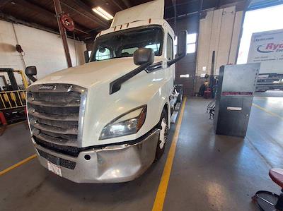 Used 2019 Freightliner Cascadia Day Cab 6x4, Semi Truck for sale #810029 - photo 1