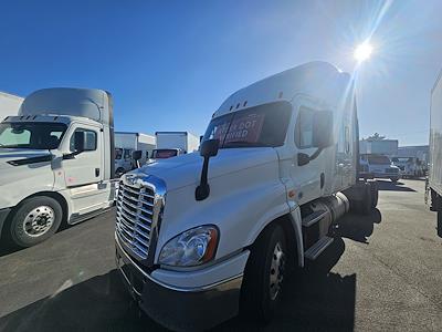 Used 2019 Freightliner Cascadia Sleeper Cab 6x4, Semi Truck for sale #827081 - photo 1