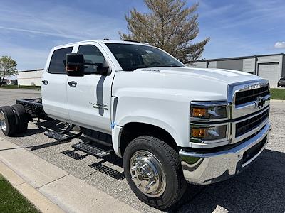 Used 2022 Chevrolet Silverado 6500 Work Truck Regular Cab 4x2, Cab Chassis for sale #16601 - photo 1