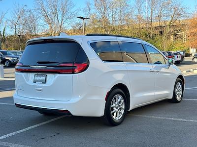 Used 2022 Chrysler Pacifica Touring L FWD, Minivan for sale #E1M0119 - photo 2