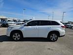 Used 2017 Toyota Highlander LE FWD, SUV for sale #JT240195A - photo 6