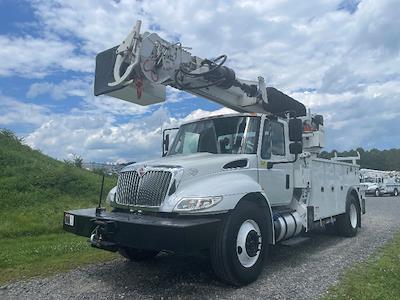 2017 ALTEC DM47-TR Digger Derrick for sale #1015605296 - photo 2