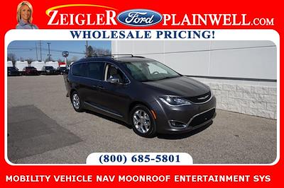 2017 Chrysler Pacifica FWD, Mobility for sale #HR595643 - photo 1