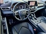 Used 2023 Toyota Highlander XLE FWD, SUV for sale #LM8300 - photo 23