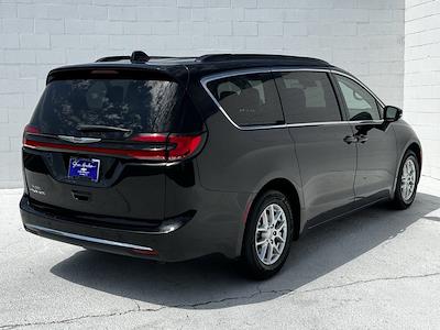 Used 2022 Chrysler Pacifica Touring L FWD, Minivan for sale #V11593 - photo 2