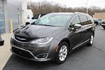 Used 2020 Chrysler Pacifica Limited FWD, Minivan for sale #CC10000A - photo 2