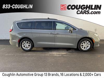 Used 2022 Chrysler Pacifica Touring L FWD, Minivan for sale #HFP1391 - photo 1