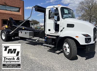 New 2024 Mack MD7 4x2, Hooklift Body for sale #1M2MDBAB3RS074835 - photo 1