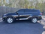 Used 2022 Toyota Highlander LE 4x2, SUV for sale #LRC4224005A - photo 2