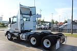 Used 2015 Volvo VNL Day Cab 6x4, Semi Truck for sale #912948 - photo 11