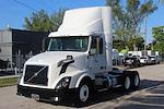 Used 2015 Volvo VNL Day Cab 6x4, Semi Truck for sale #912948 - photo 4