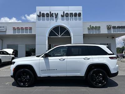 Used 2023 Jeep Grand Cherokee Altitude 4WD, SUV for sale #U5103 - photo 1