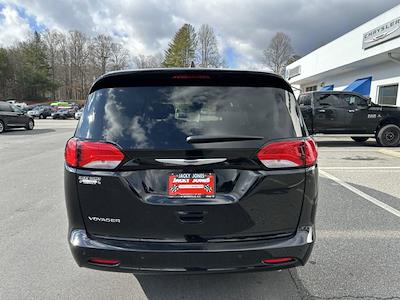 Used 2024 Chrysler Voyager LX FWD, Minivan for sale #U5196 - photo 2