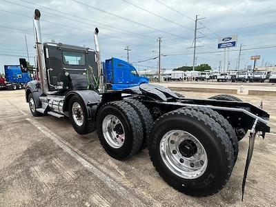 Used 2020 Kenworth T880, Semi Truck for sale #0575261 - photo 2