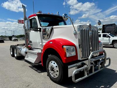 Used 2022 Kenworth W990 6x4, Semi Truck for sale #0575834 - photo 1