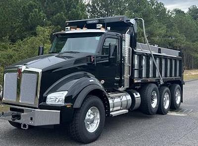 New 2025 Kenworth T880, Dump Truck for sale #0576730 - photo 1