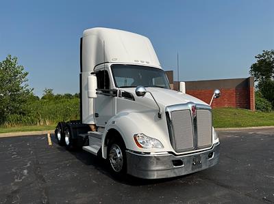 Used 2020 Kenworth T680 6x4, Semi Truck for sale #0580150 - photo 1