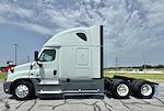 Used 2019 Freightliner Cascadia Sleeper Cab 6x4, Semi Truck for sale #0580389 - photo 4