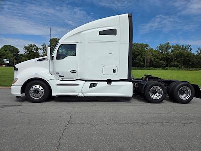 Used 2022 Kenworth T680 6x4, Semi Truck for sale #0581977 - photo 2