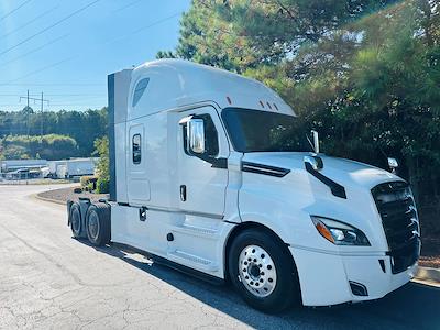 Used 2020 Freightliner Cascadia Sleeper Cab 6x4, Semi Truck for sale #0581979 - photo 1