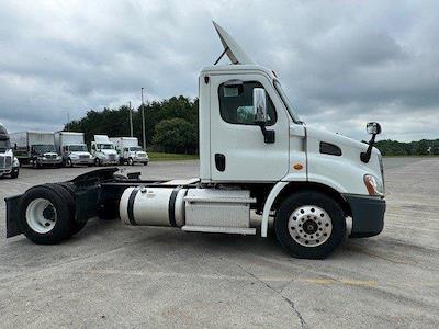 Used 2015 Freightliner Cascadia Day Cab 4x2, Semi Truck for sale #0581982 - photo 1