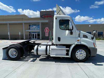 Used 2016 Freightliner Cascadia Day Cab 4x2, Semi Truck for sale #0581987 - photo 2