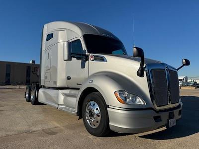 Used 2020 Kenworth T680 6x4, Semi Truck for sale #0582512 - photo 1