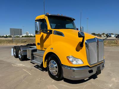 Used 2022 Kenworth T680 6x4, Semi Truck for sale #0585023 - photo 1