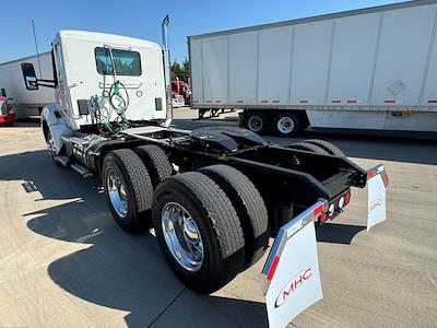 Used 2022 Kenworth T880 6x4, Semi Truck for sale #0586647 - photo 2