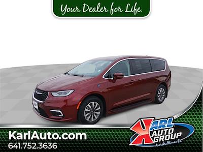 Used 2022 Chrysler Pacifica Touring L FWD, Minivan for sale #22165A - photo 1