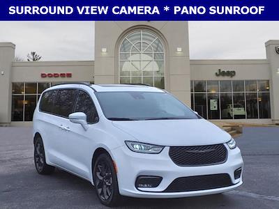 Used 2022 Chrysler Pacifica Limited AWD, Minivan for sale #KR28016A - photo 1