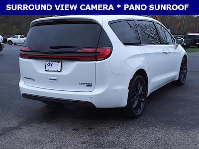 Used 2022 Chrysler Pacifica Limited AWD, Minivan for sale #KR28016A - photo 2