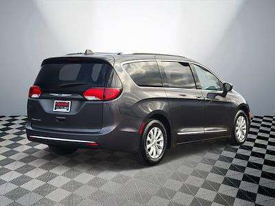 2018 Chrysler Pacifica FWD, Minivan for sale #R152237A - photo 2