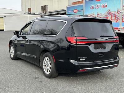 Used 2021 Chrysler Pacifica Touring L FWD, Minivan for sale #UR1234 - photo 2