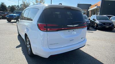 Used 2023 Chrysler Pacifica Hybrid Pinnacle FWD, Minivan for sale #J14186 - photo 2