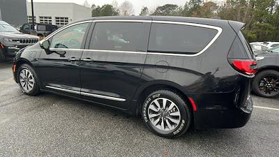 Used 2022 Chrysler Pacifica Hybrid Limited FWD, Minivan for sale #J14416 - photo 2