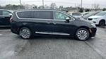 Used 2022 Chrysler Pacifica Hybrid Limited FWD, Minivan for sale #J14416 - photo 5