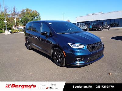 2023 Chrysler Pacifica FWD, Minivan for sale #JSU2704 - photo 1