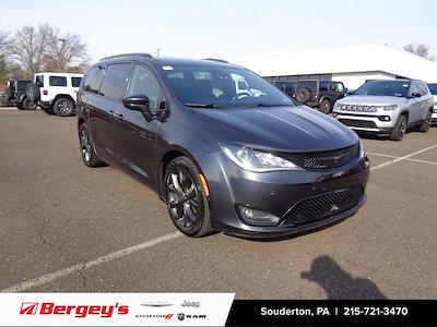 Used 2020 Chrysler Pacifica Touring L FWD, Minivan for sale #JSU2896 - photo 1