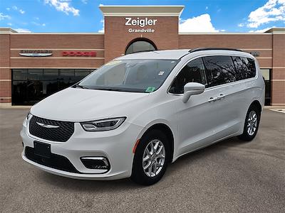 Used 2022 Chrysler Pacifica Touring L FWD, Minivan for sale #P10562 - photo 1