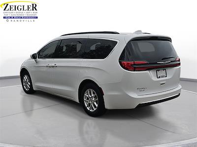 Used 2022 Chrysler Pacifica Touring L FWD, Minivan for sale #P10562 - photo 2