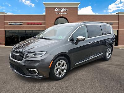 Used 2022 Chrysler Pacifica Limited FWD, Minivan for sale #P10563 - photo 1