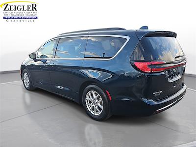 Used 2022 Chrysler Pacifica Touring L FWD, Minivan for sale #P10578 - photo 2