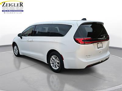 Used 2023 Chrysler Pacifica Touring L FWD, Minivan for sale #P10598 - photo 2