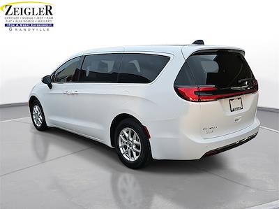 Used 2023 Chrysler Pacifica Touring L FWD, Minivan for sale #P10598 - photo 2