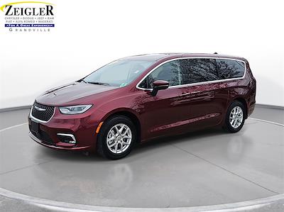 Used 2023 Chrysler Pacifica Touring L FWD, Minivan for sale #P10611 - photo 1