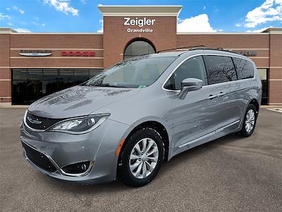 Used 2017 Chrysler Pacifica Touring L FWD, Minivan for sale #PN2653546A - photo 1