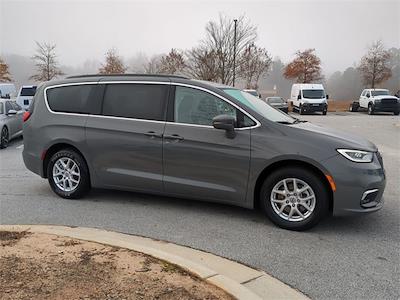 Used 2022 Chrysler Pacifica Touring L FWD, Minivan for sale #P6850 - photo 1